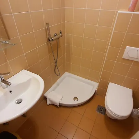 Gasthof Prenocisca Center Mir In Dobro Solkan