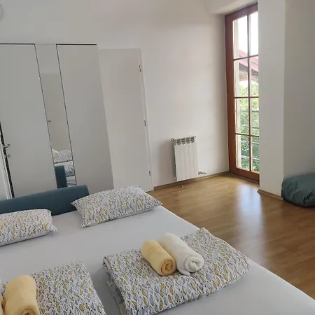 Prenocisca Center Mir In Dobro * Solkan