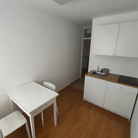 Prenocisca Center Mir In Dobro Solkan