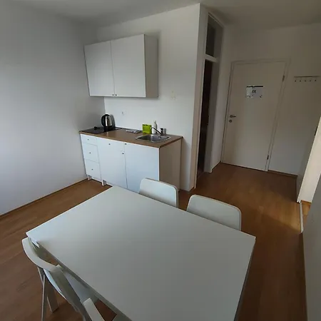 Prenocisca Center Mir In Dobro *