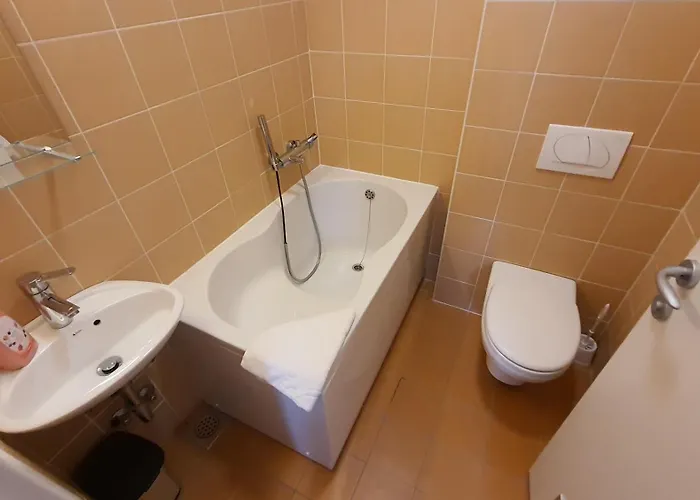 Affittacamere Prenocisca Center Mir In Dobro *