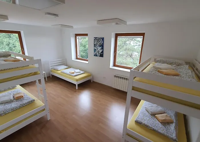 Prenocisca Center Mir In Dobro Affittacamere *