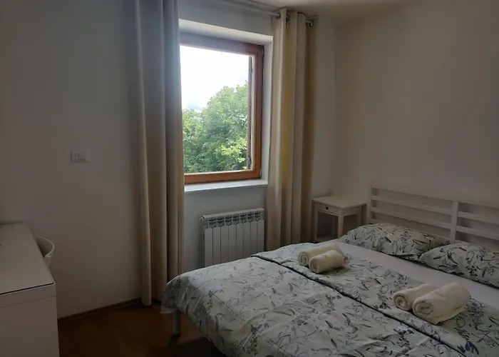 Prenocisca Center Mir In Dobro Solkan