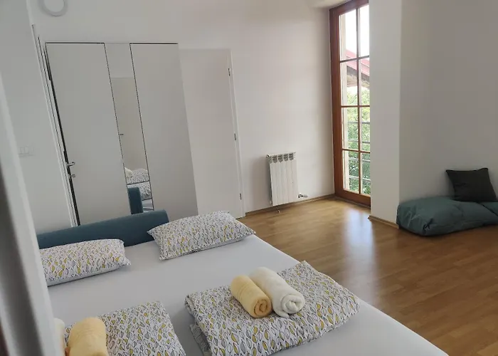 Prenocisca Center Mir In Dobro * Solkan