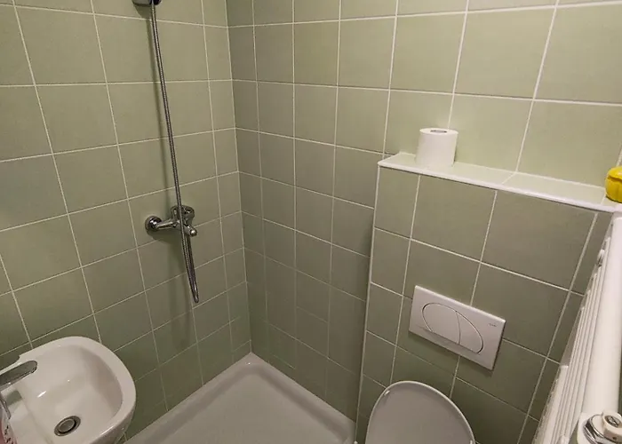 Prenocisca Center Mir In Dobro * Solkan