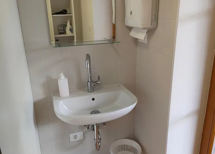 Prenocisca Center Mir In Dobro Solkan